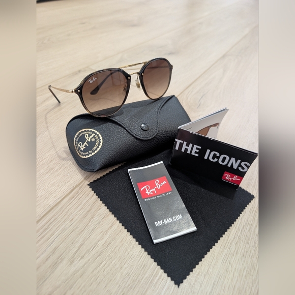 Ray-Ban Accessories - Ray-Ban Round Sunglasses with Case
